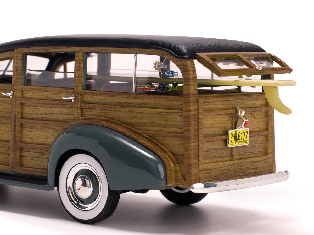 Chevrolet Woody Surf Wagon 1:18 Sun Star