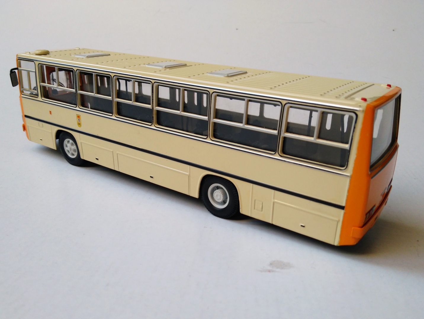 Ikarus 260 Berlín 1:43 Premium ClassiXXs