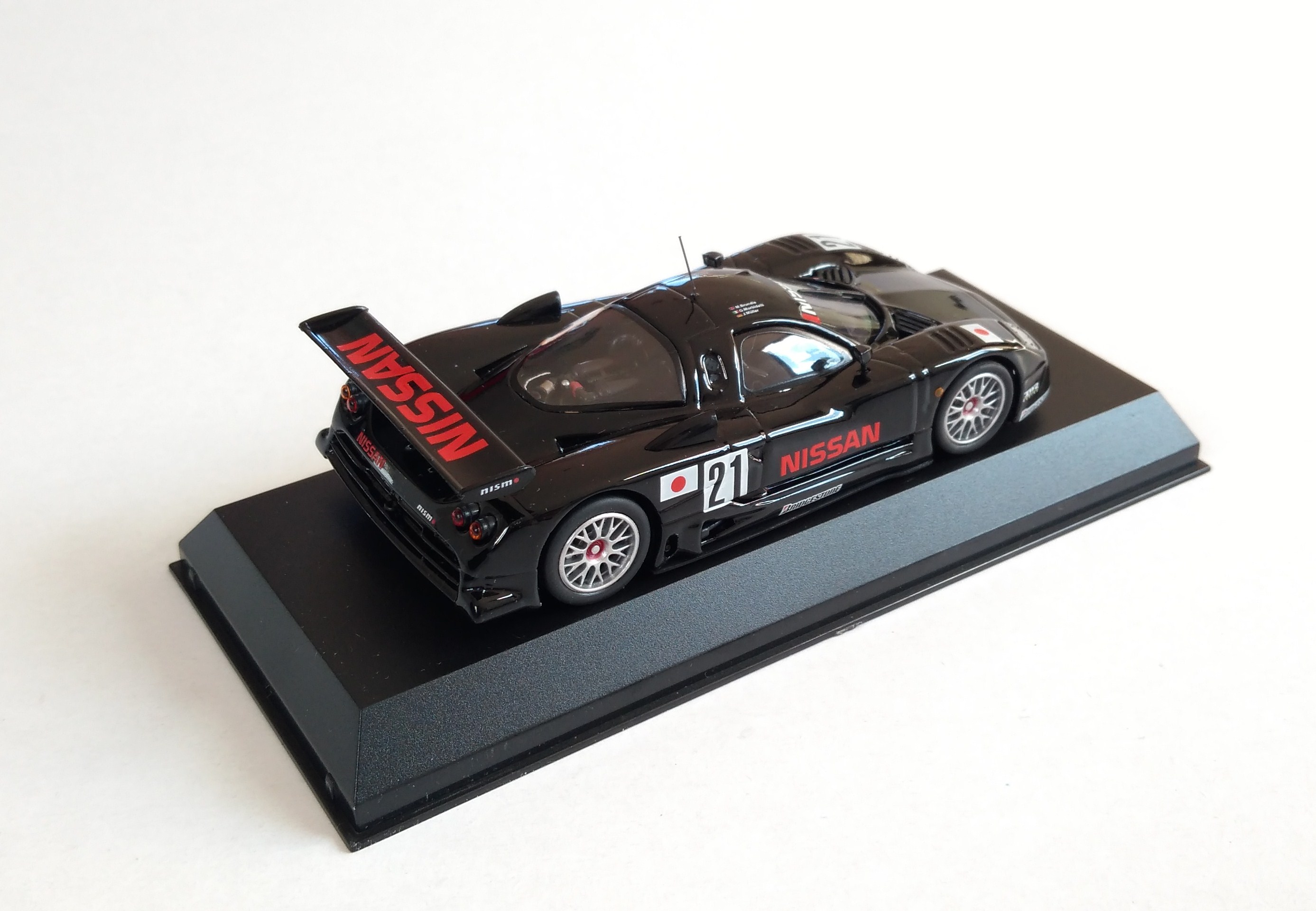 Nissan R390GT Le Mans 1:43 Kyosho
