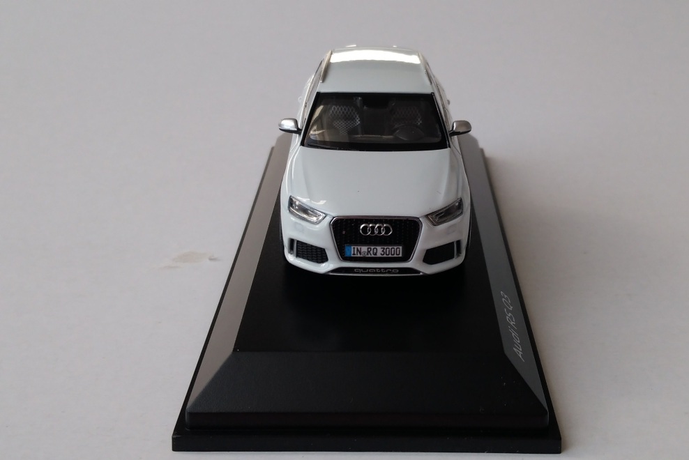 Audi Q3 RS 1:43 Schuco