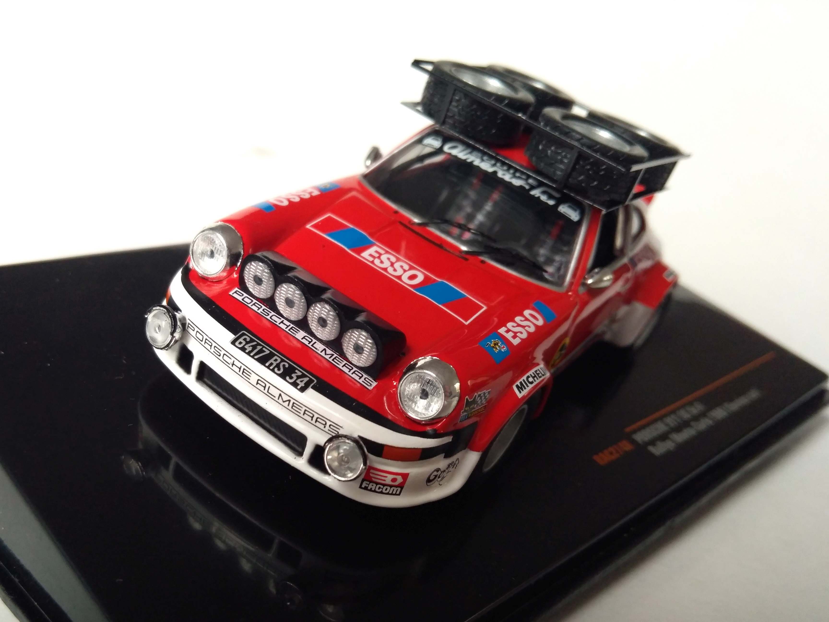 Porsche 911 SC Gr.4 servisní vozidlo 1:43 IXO