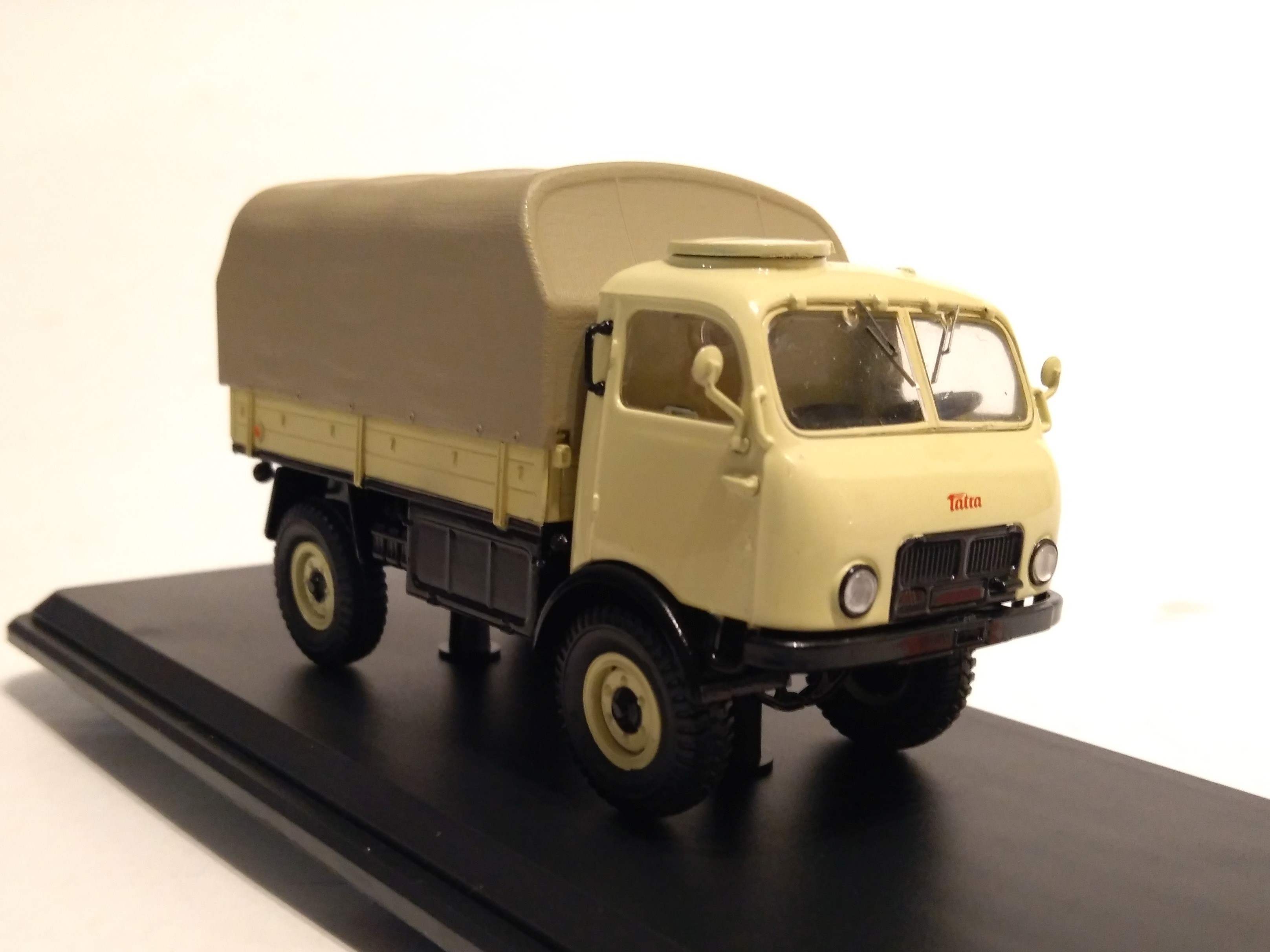 Tatra 805 valník s plachtou 1:43 Premium ClassiXXs