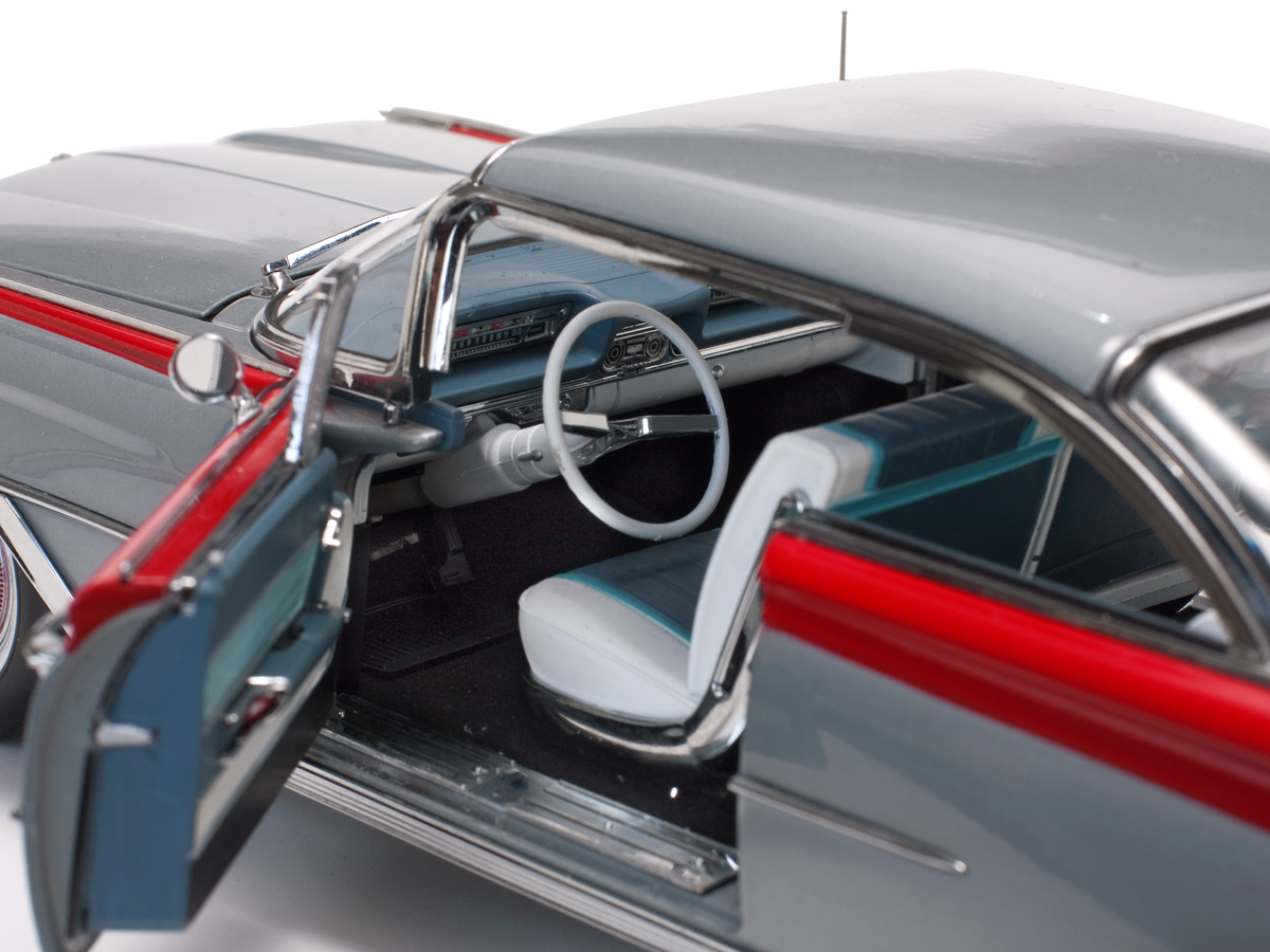 Oldsmobile 98 HardTop 1:18 Sun Star