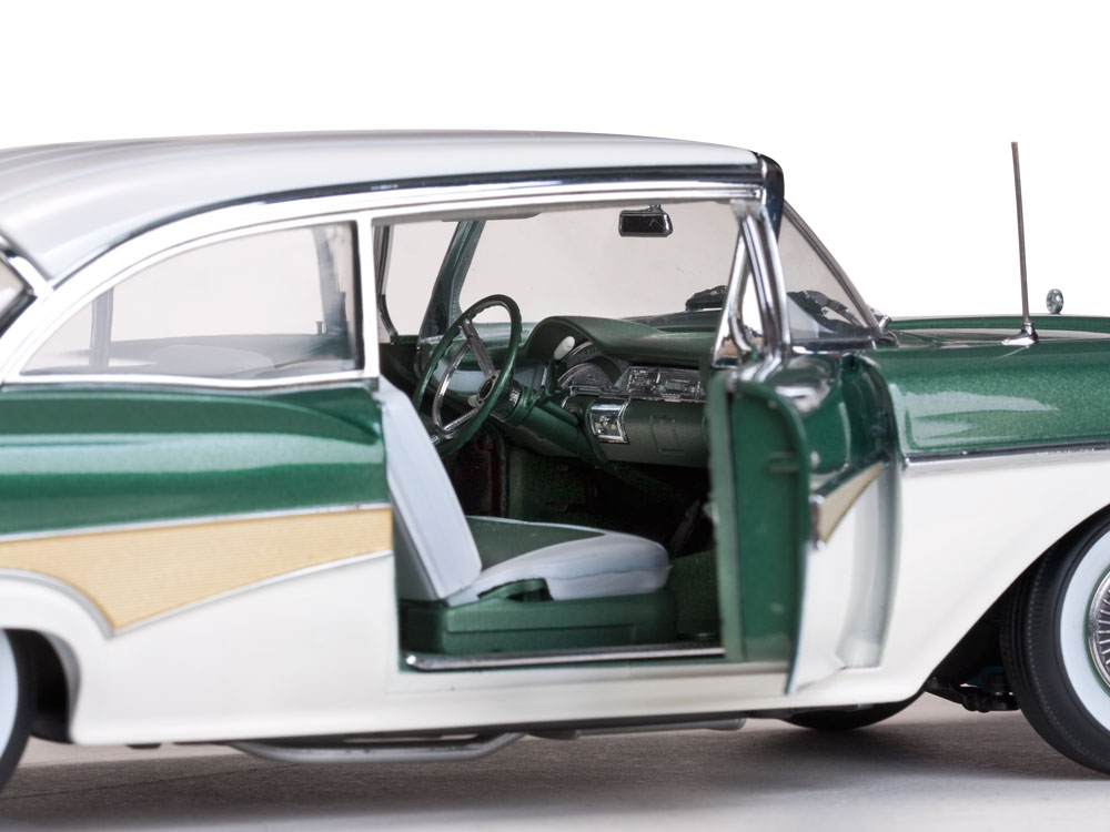 Ford Fairlane 500 HardTop 1:18 Sun Star