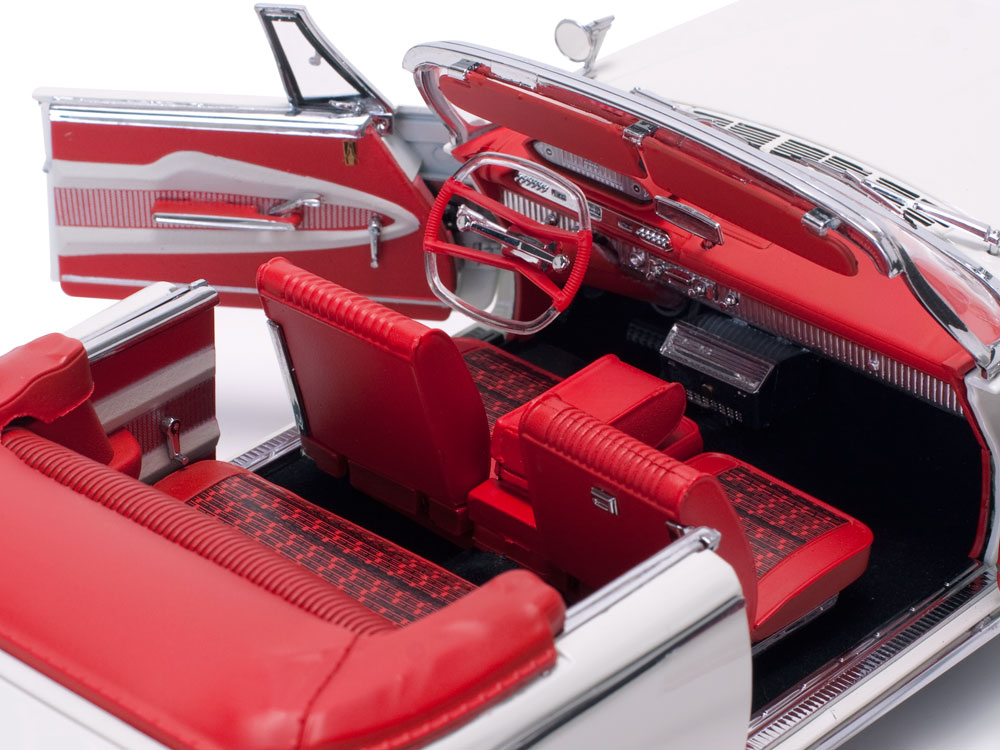 Plymouth Fury Convertible 1:18 Sun Star