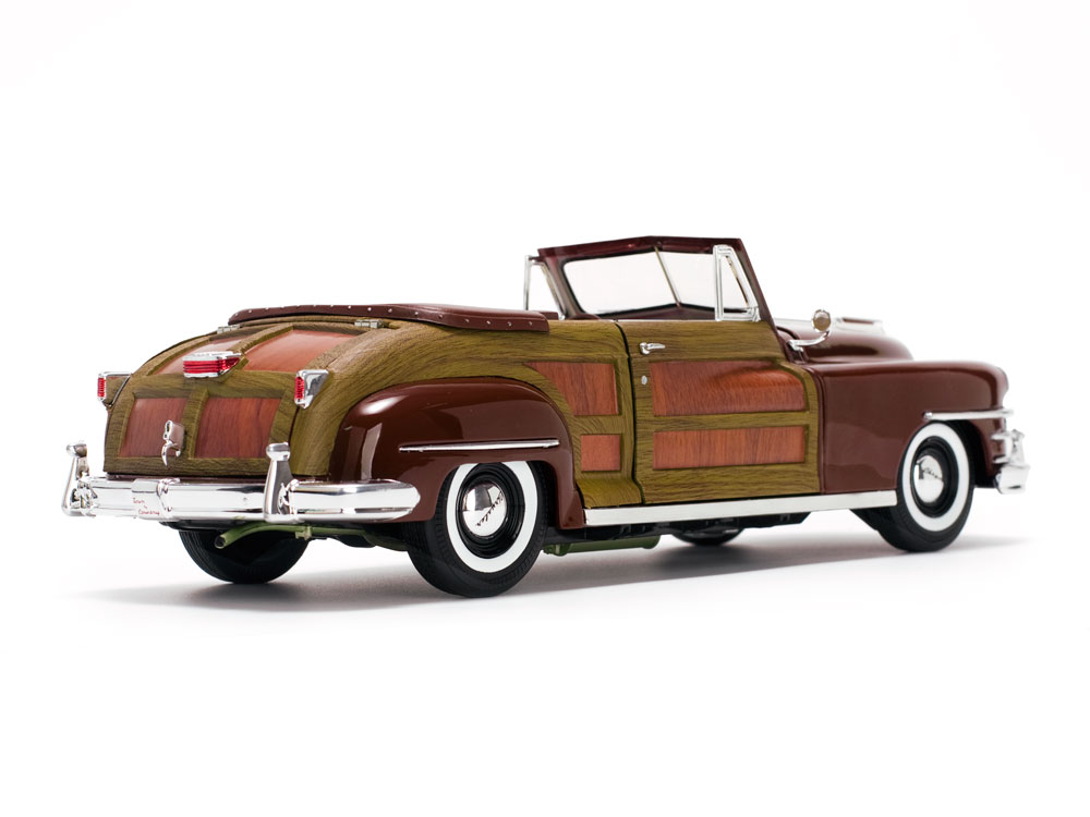 Chrysler Town & Country 1:18 Sun Star