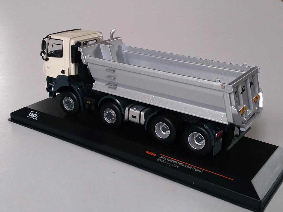 Tatra Phoenix Euro 6 8x8 béžový 1:43 IXO