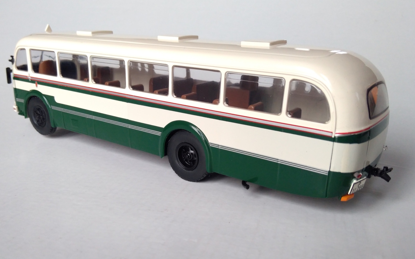 Škoda 706 RO 1:43 IXO