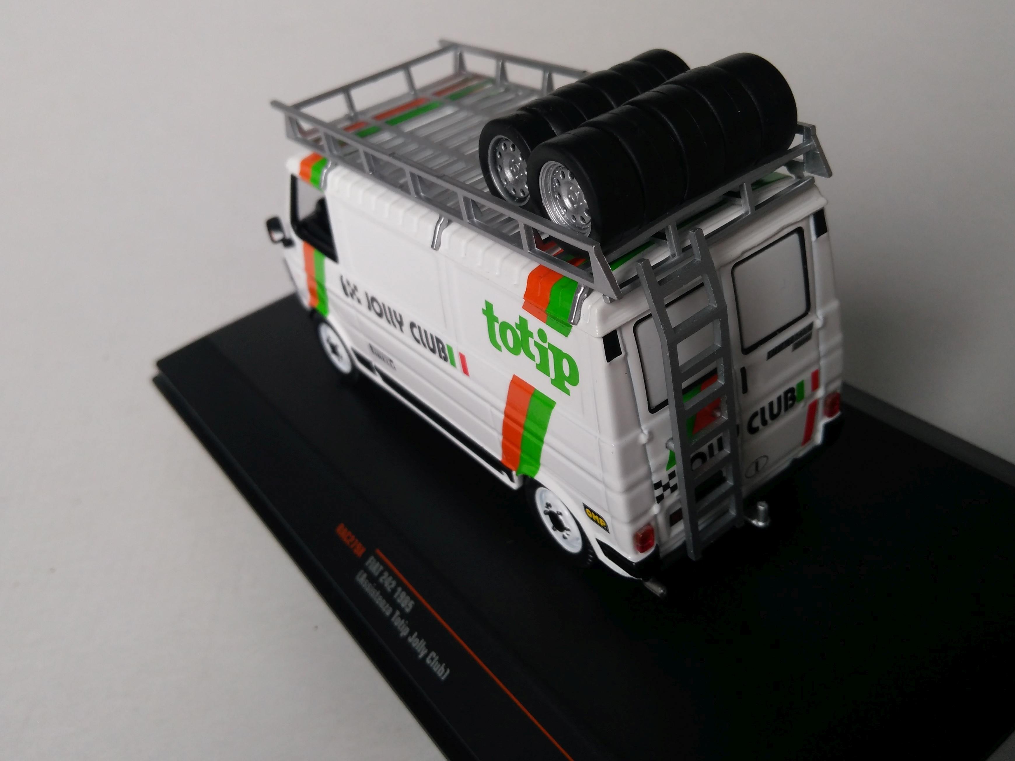Fiat 242 Totip doprovodné vozidlo 1:43 IXO