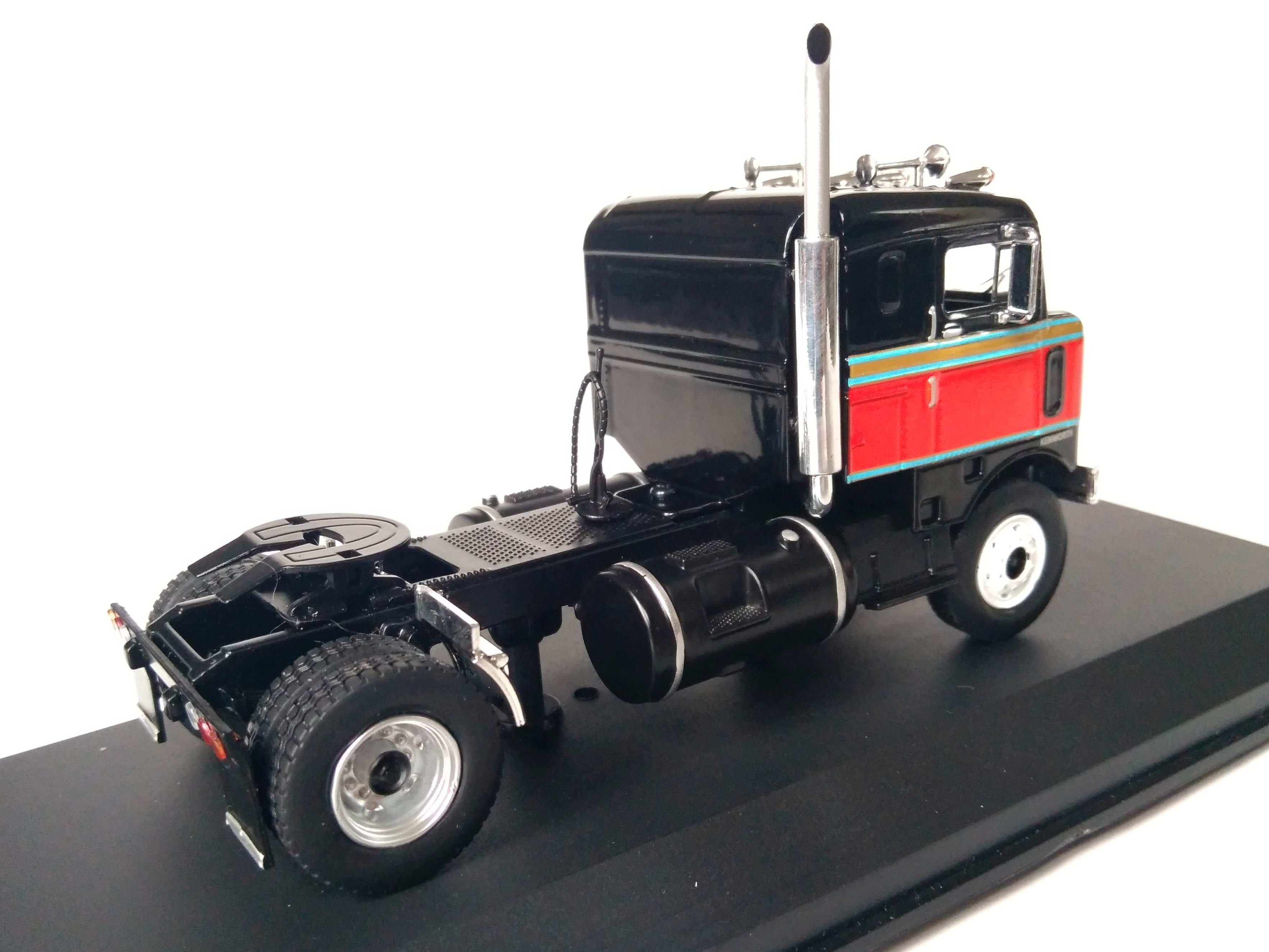Kenworth Bullnose 1:43 IXO
