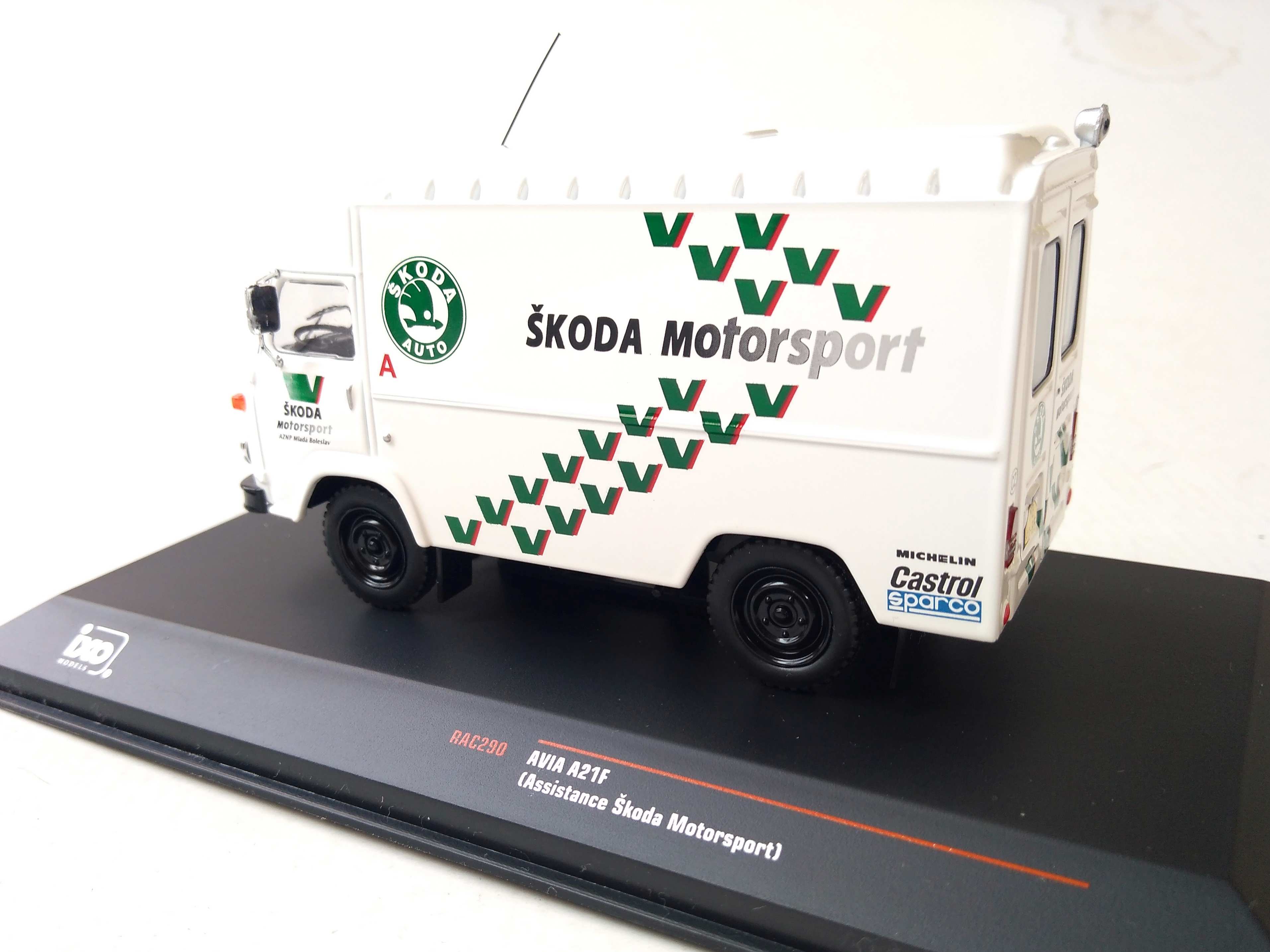 Avia A21F doprovodný vůz Škoda Motorsport 1:43 IXO