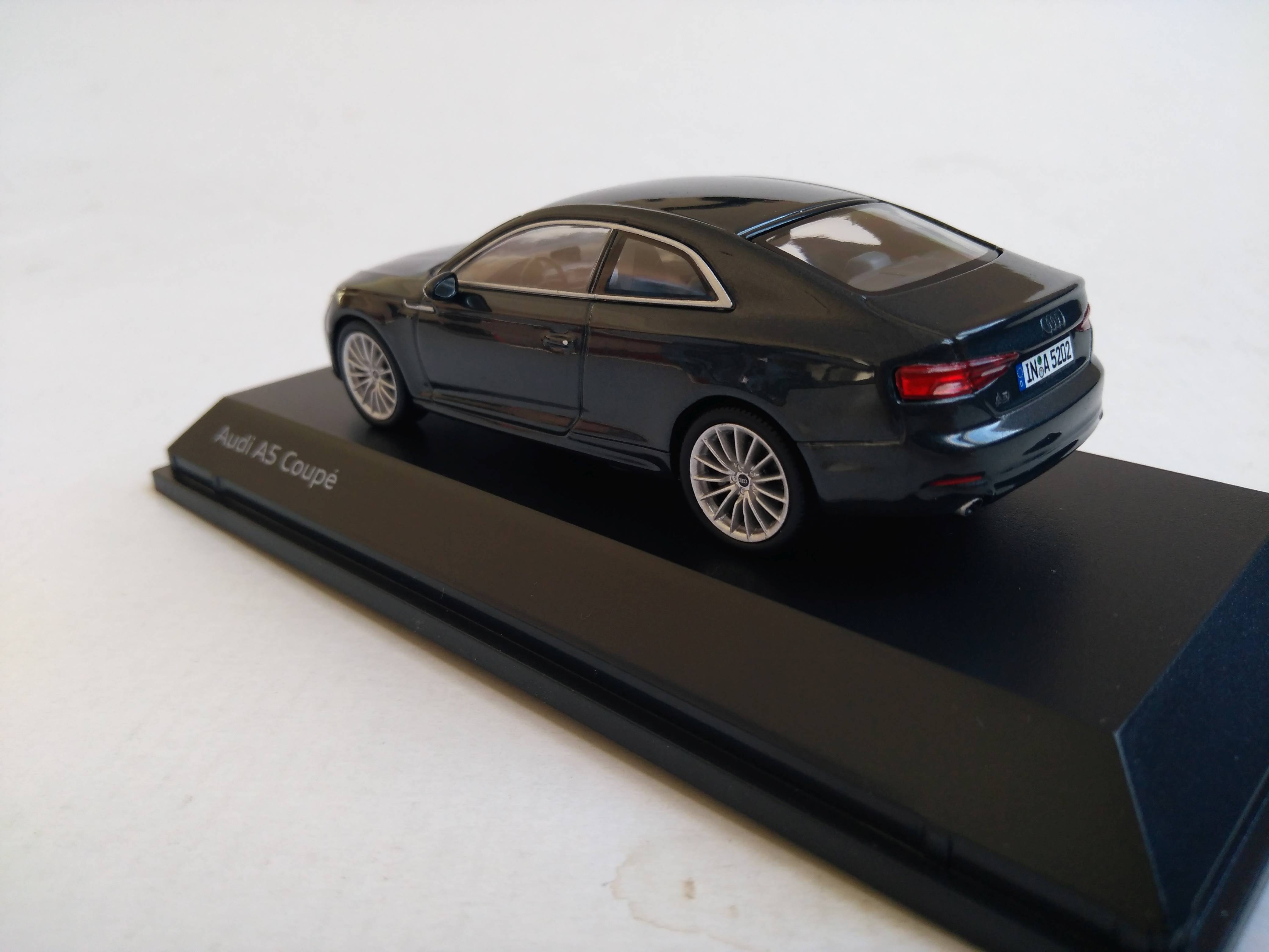 Audi A5 Coupé 2016 1:43 iscale