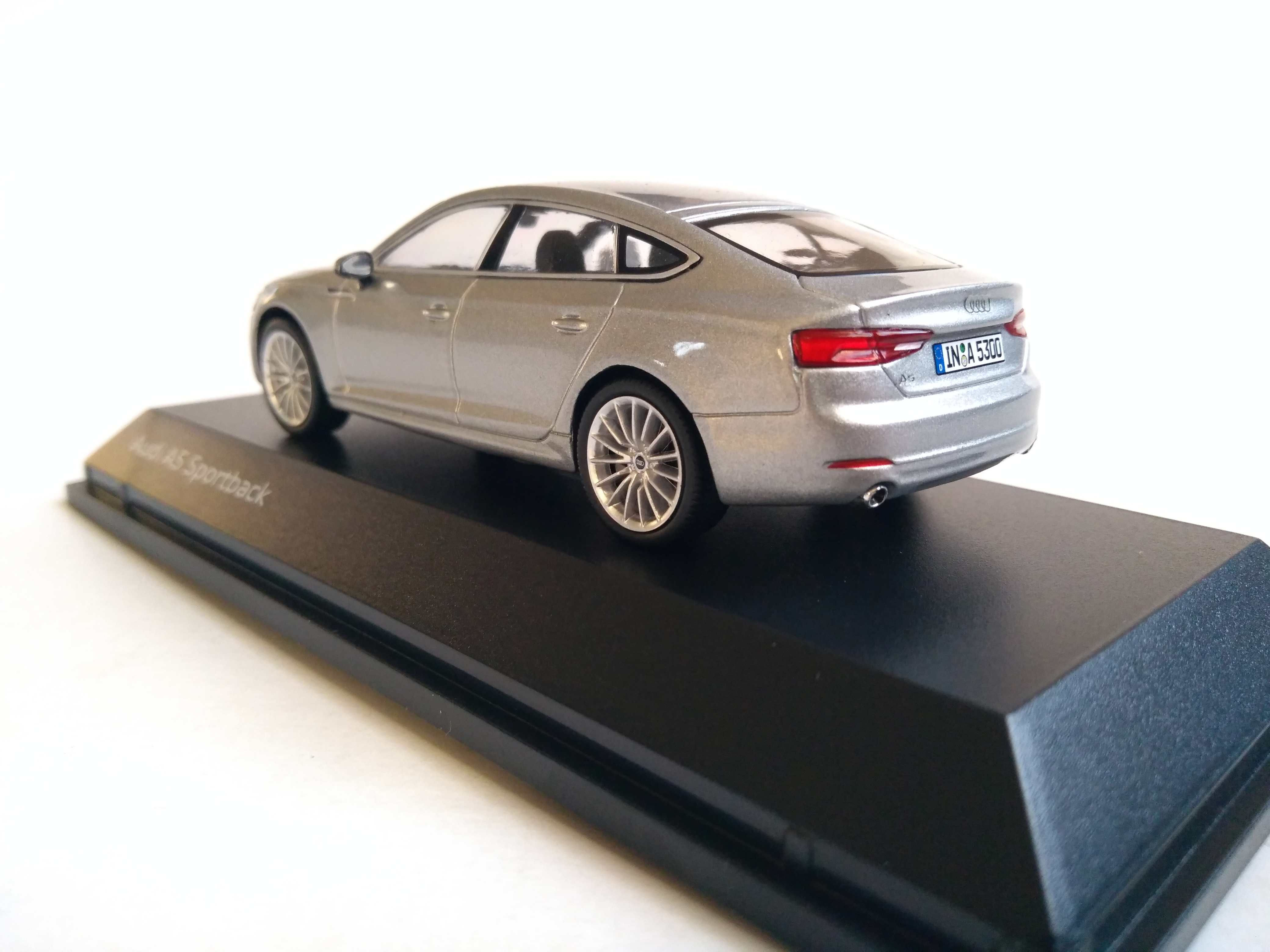 Audi A5 Sportback 2016 1:43 iscale