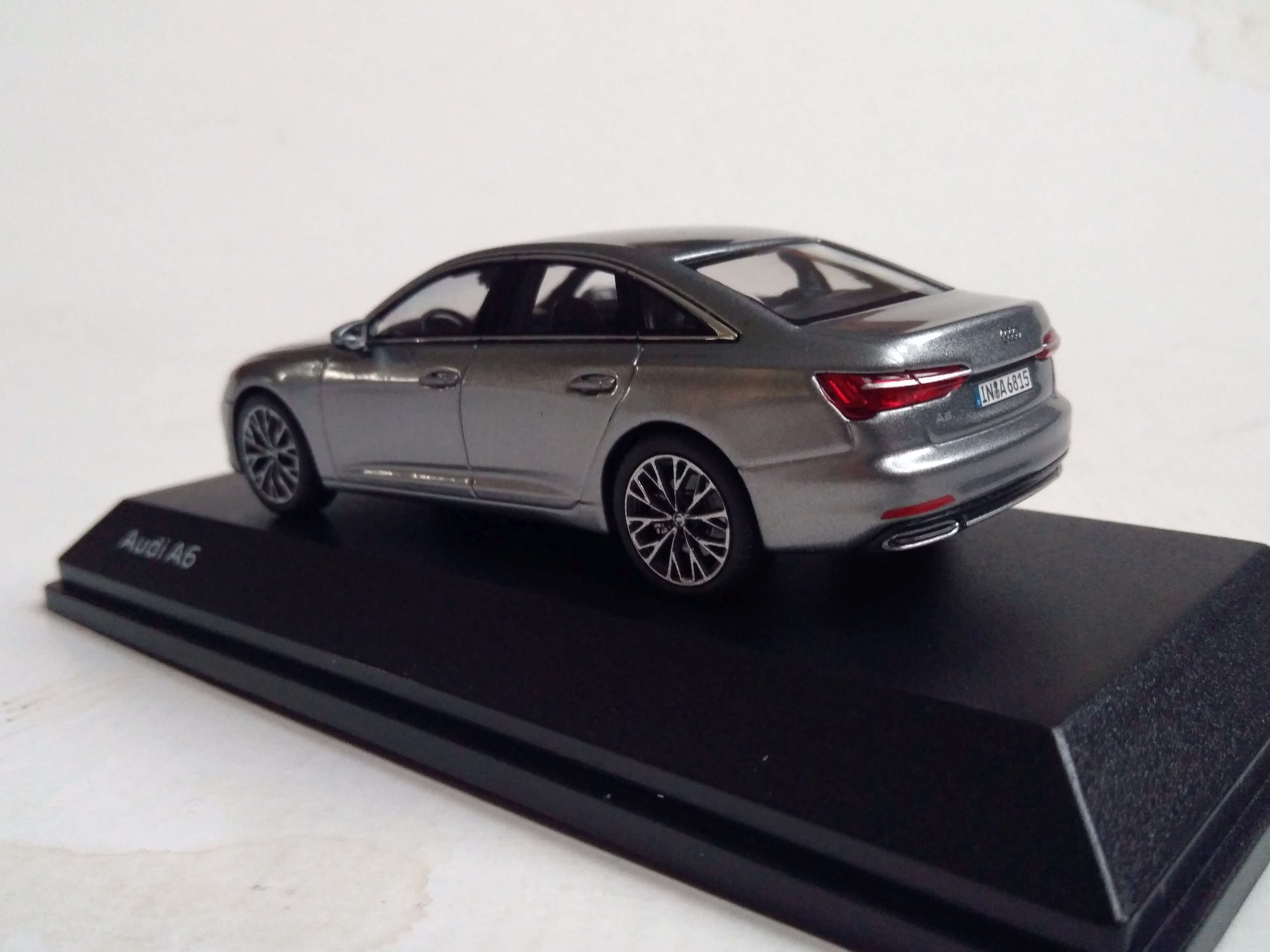 Audi A6 2018 1:43 iscale