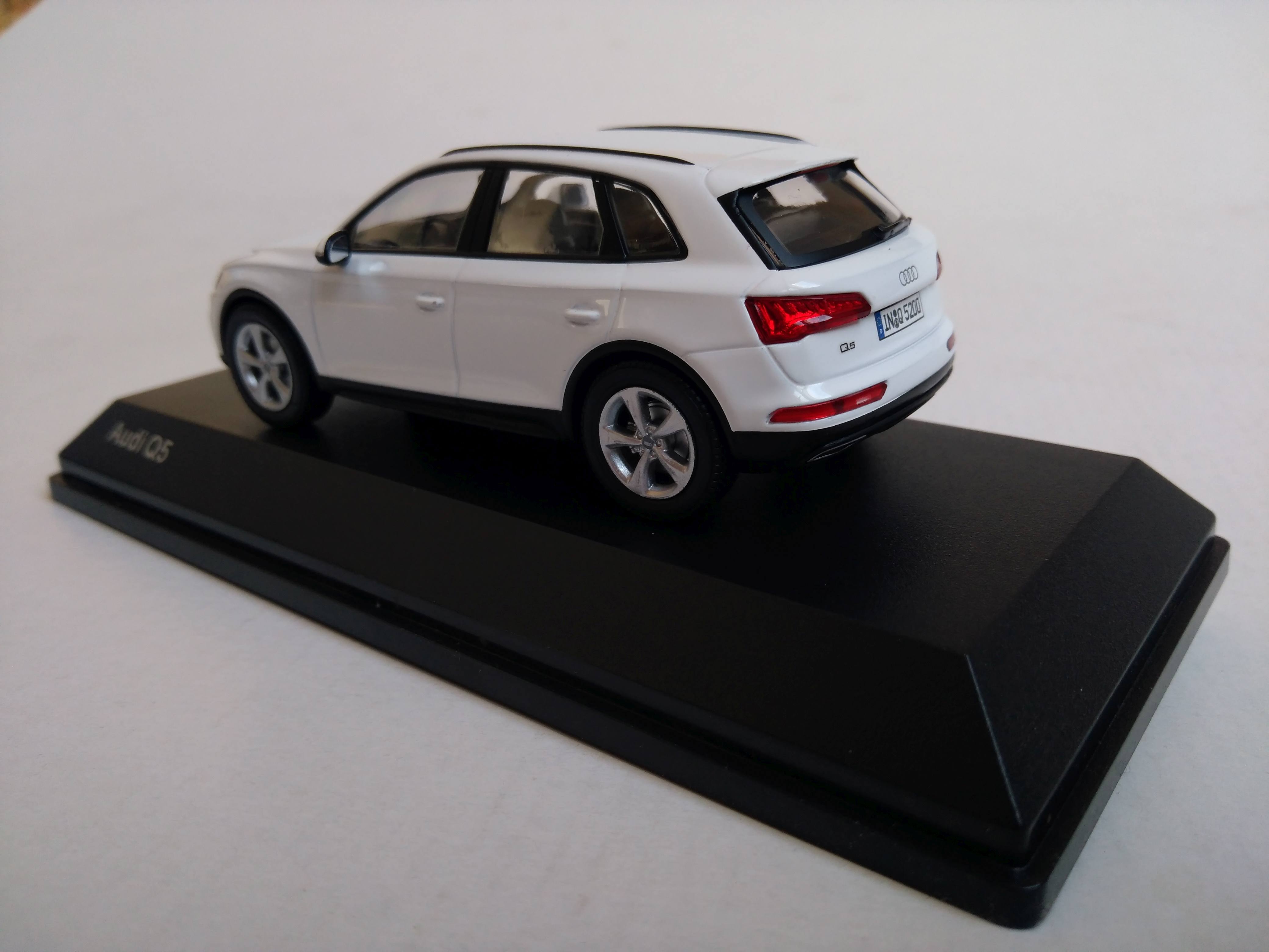 Audi Q5 1:43 iscale