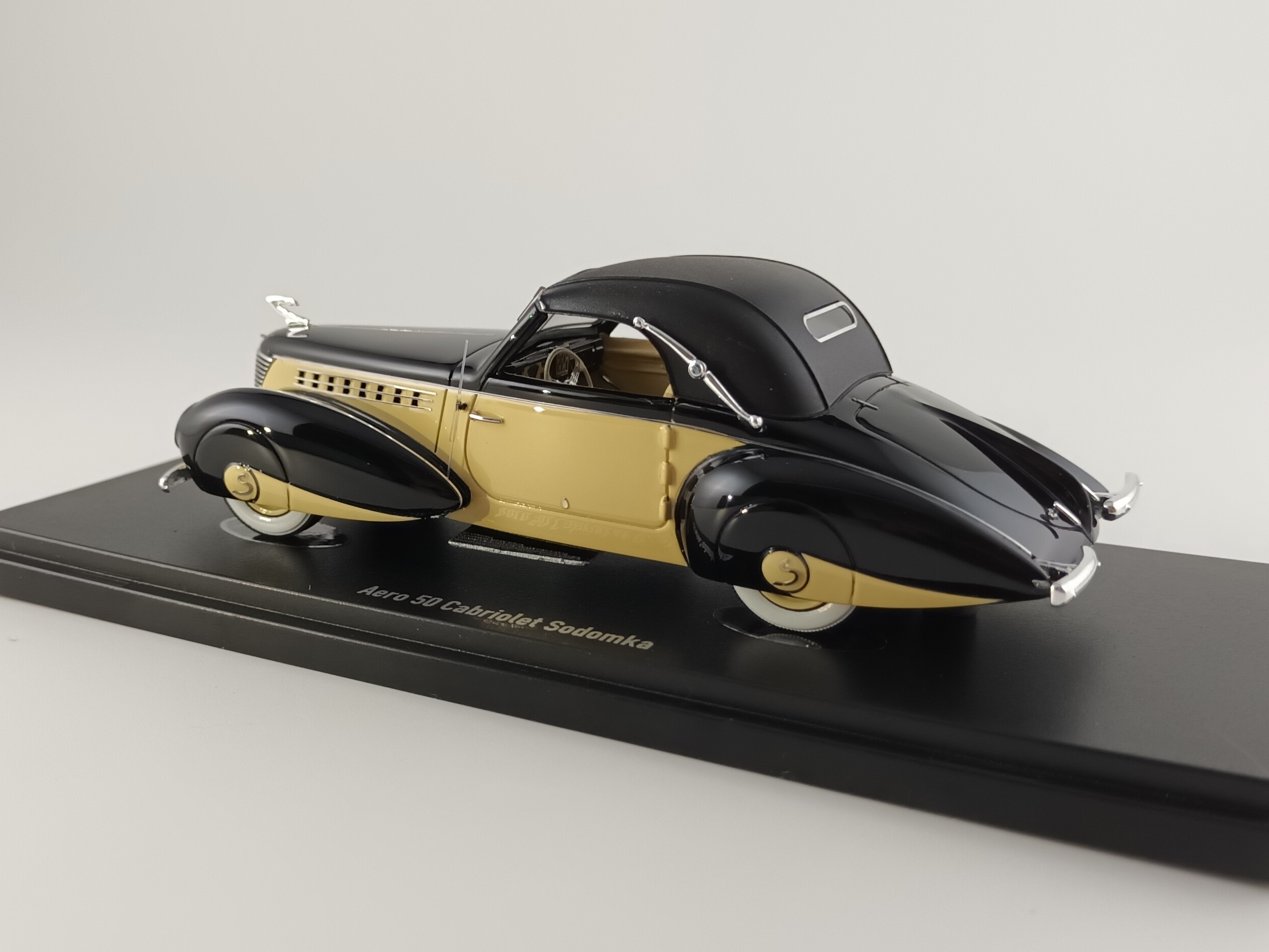 Aero 50 Cabriolet Sodomka 1939 1:43 Autocult
