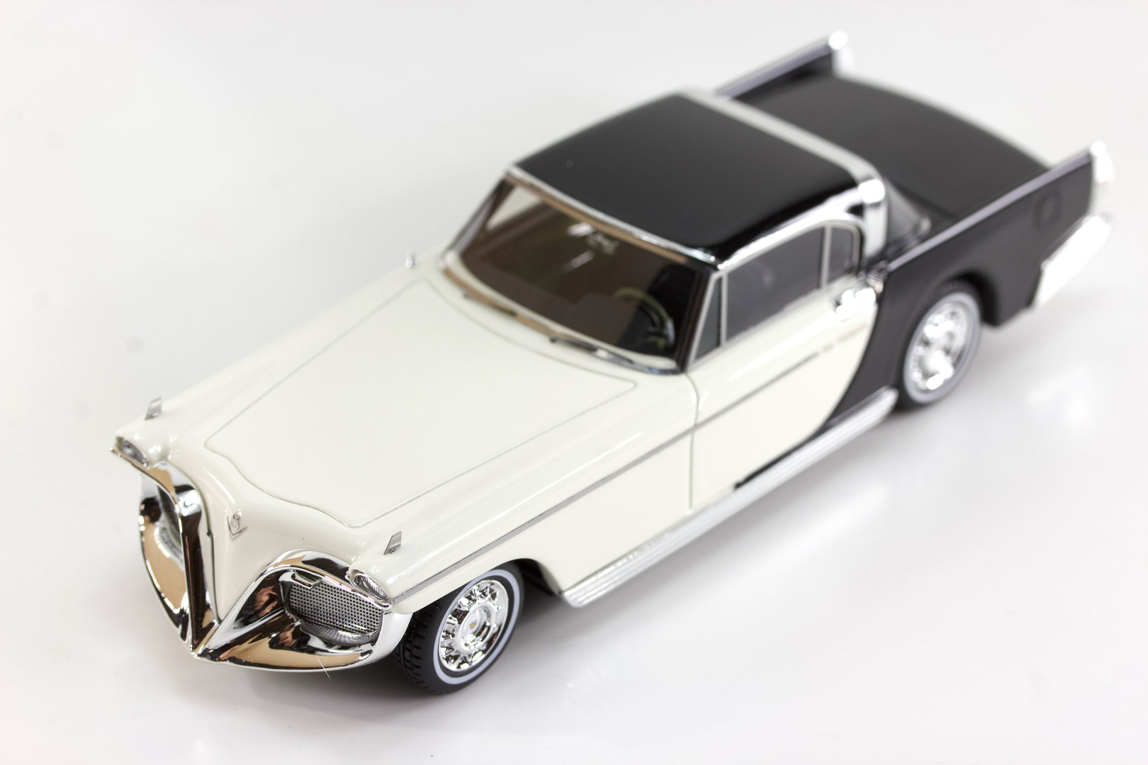 Cadillac Series 60 Die Valkyrie by Brooks Stevens 1:43 Brausi