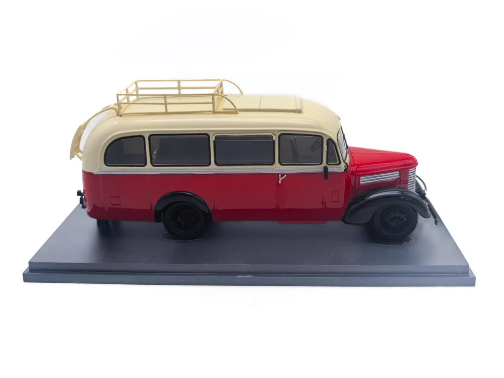 Praga RND 1:43 AutoCult