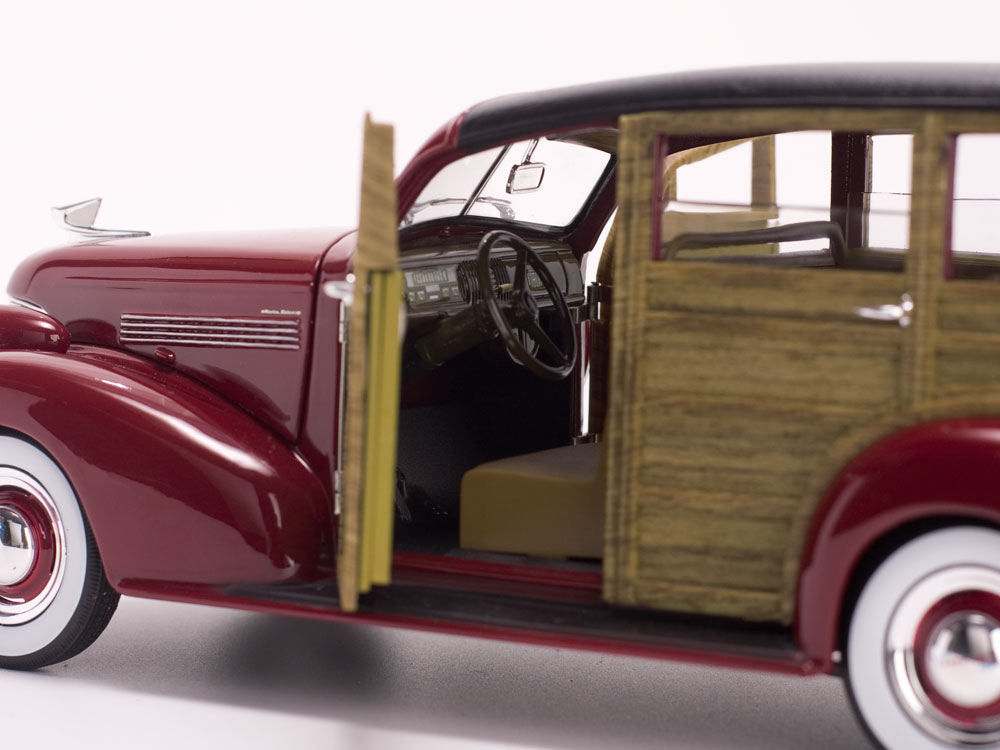 Chevrolet Woody Surf Wagon 1:18 Sun Star