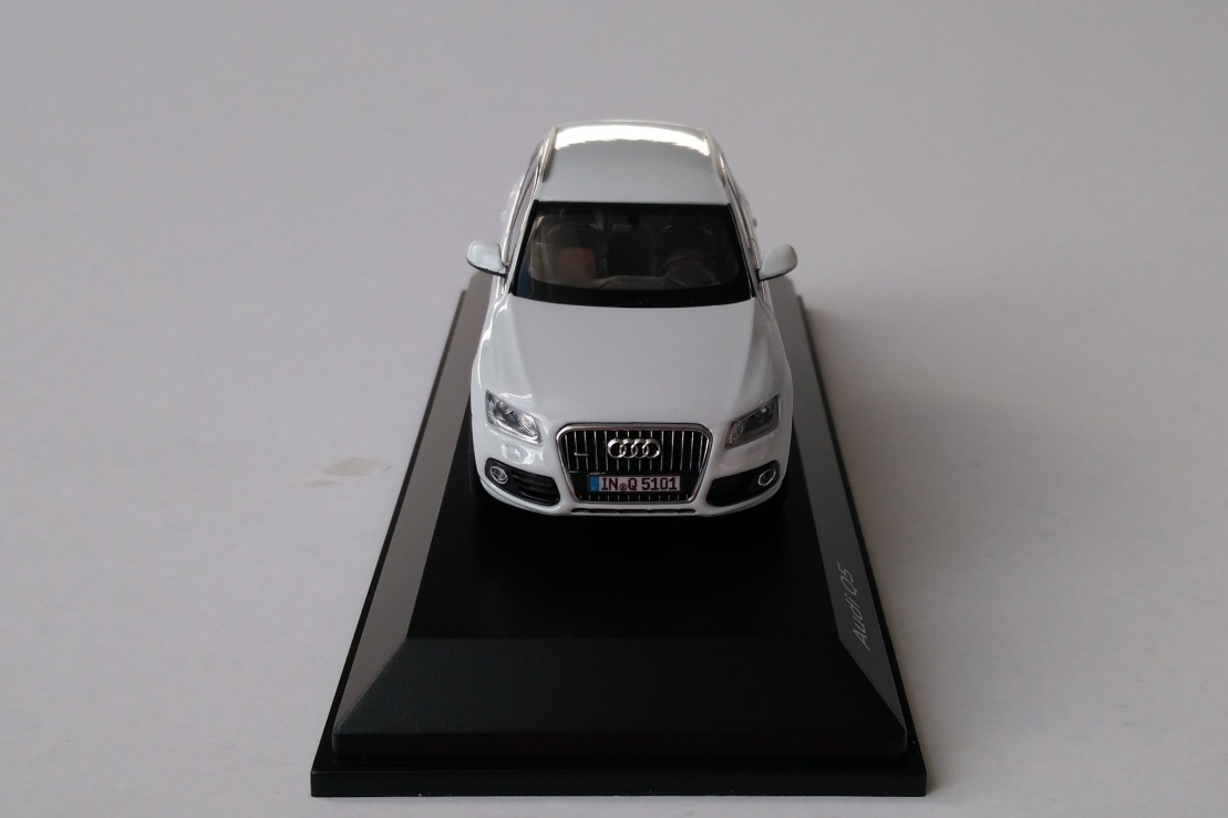 Audi Q5 1:43 Schuco