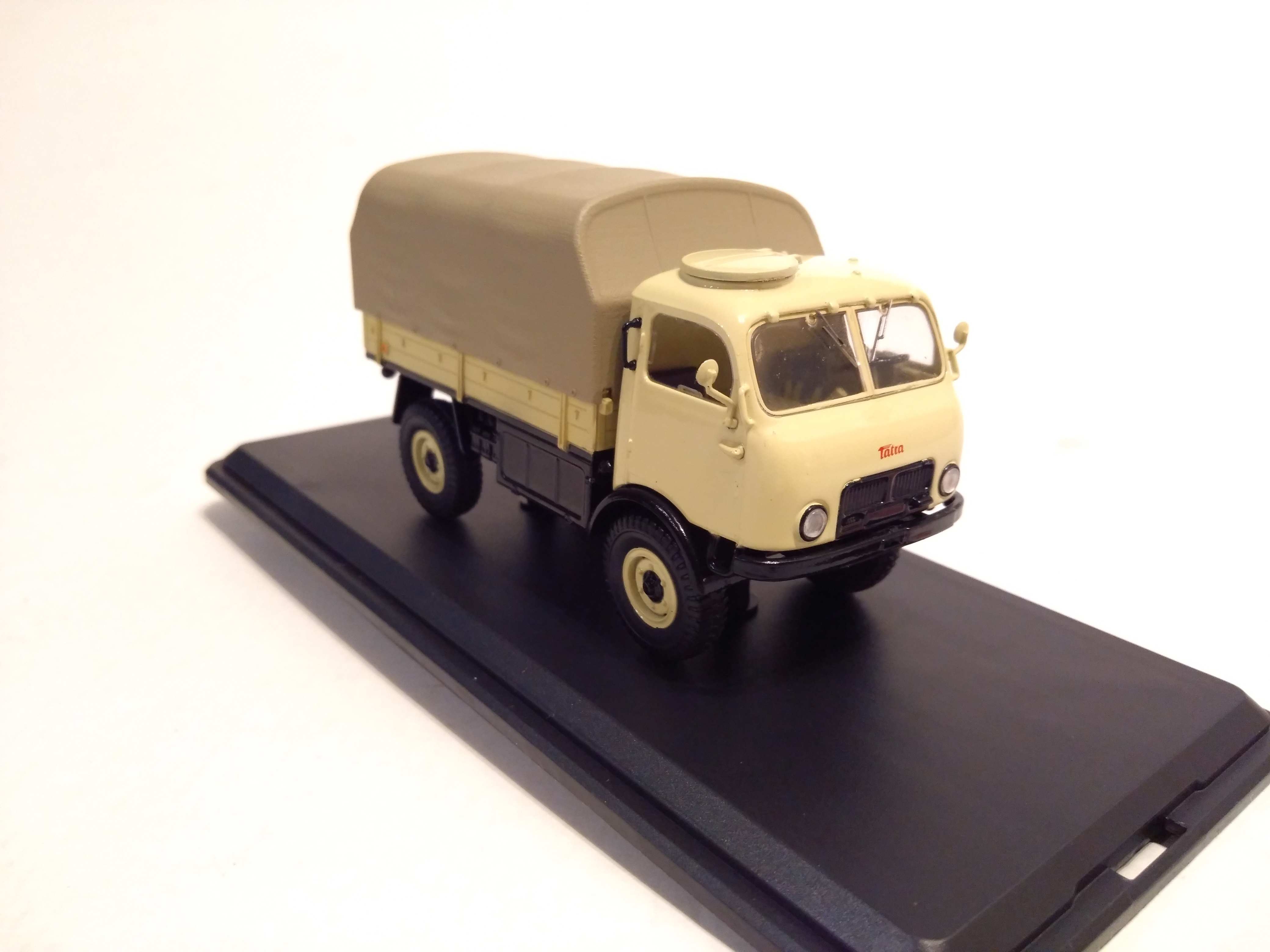 Tatra 805 valník s plachtou 1:43 Premium ClassiXXs