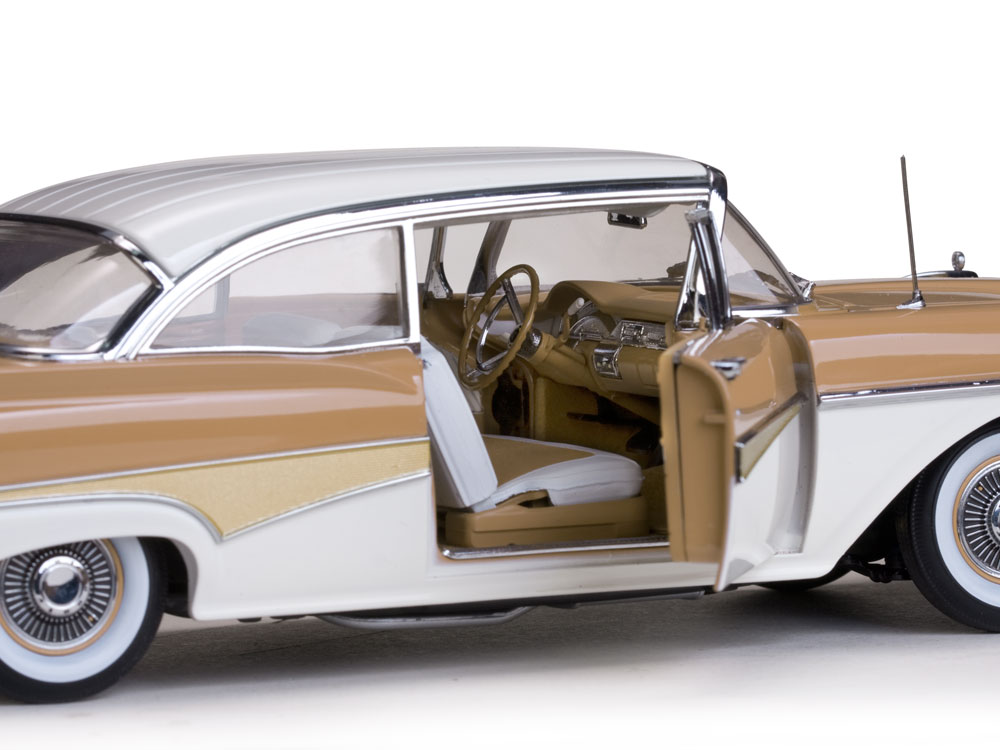 Ford Fairlane 500 HardTop 1:18