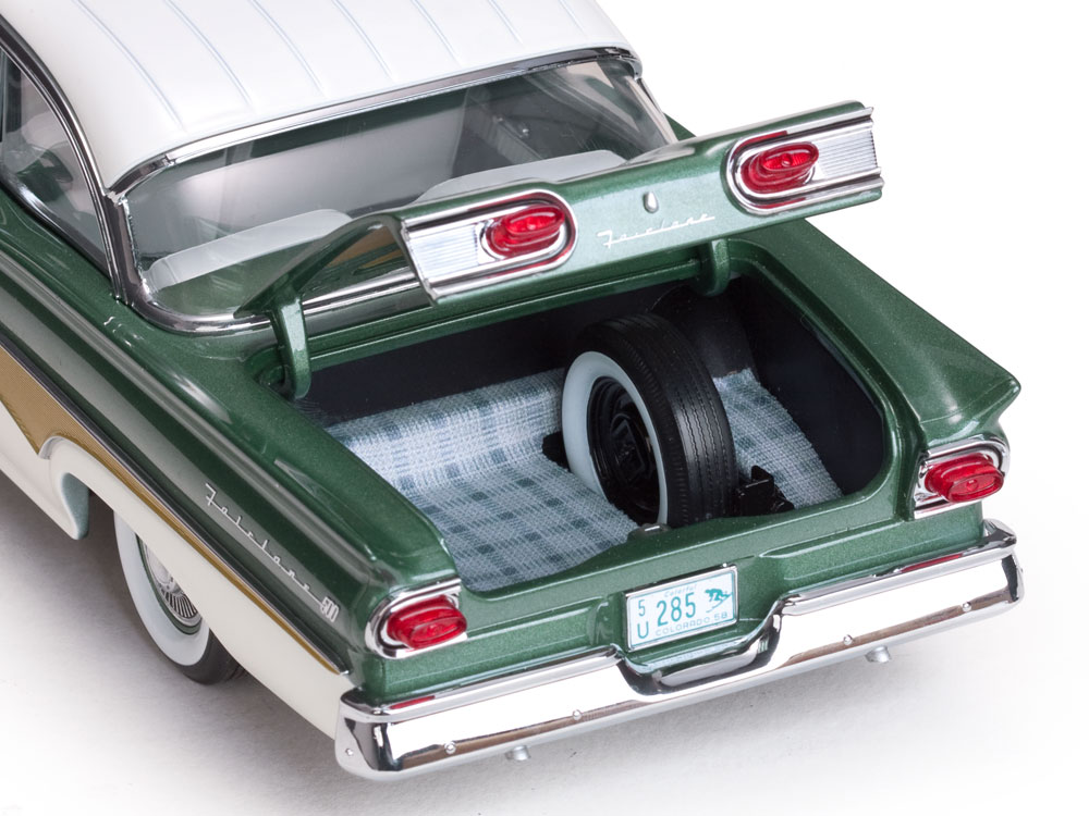 Ford Fairlane 500 HardTop 1:18 Sun Star