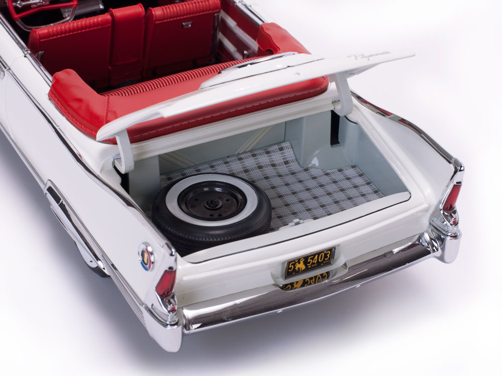 Plymouth Fury Convertible 1:18 Sun Star