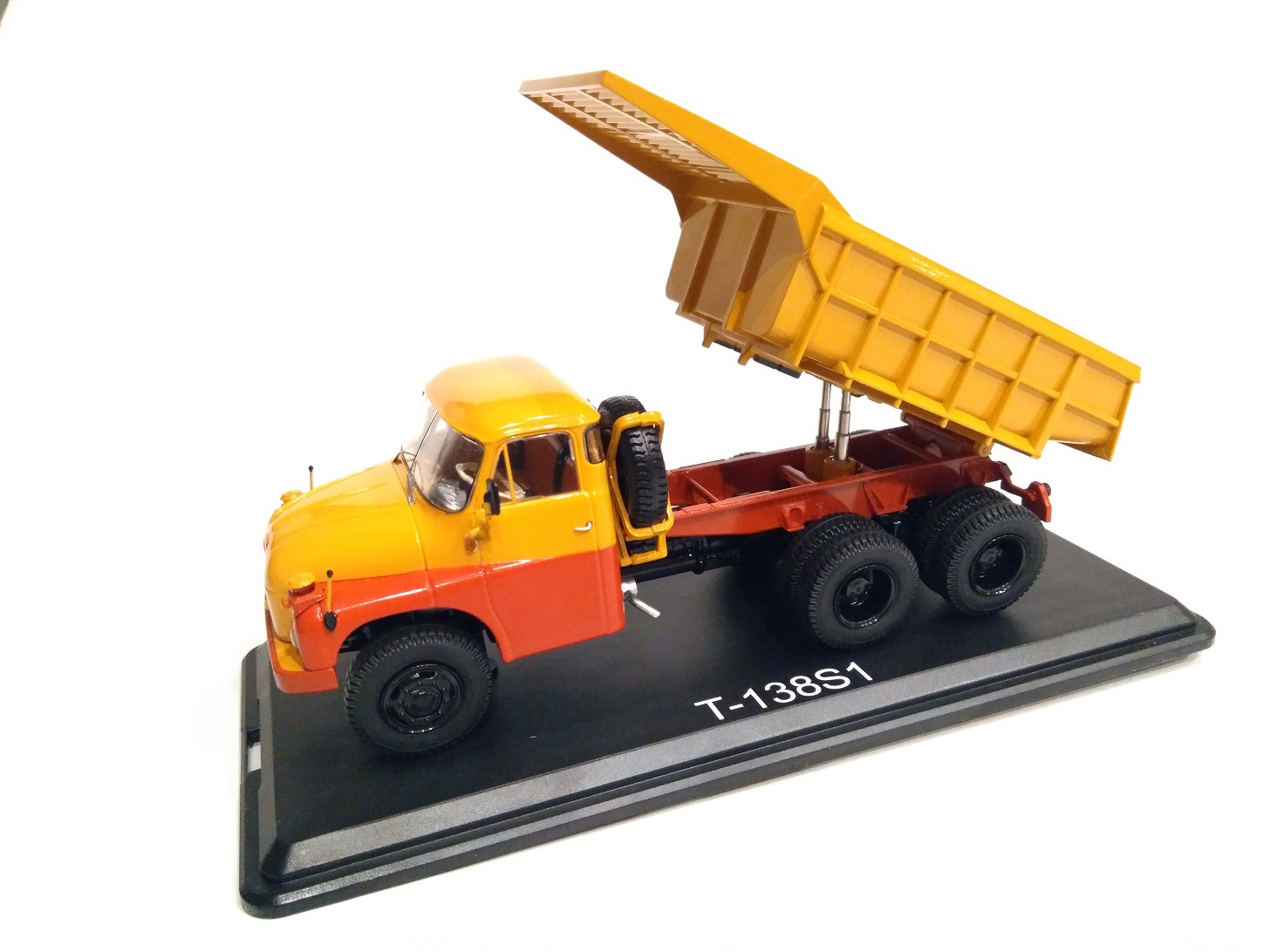 Tatra T138 S1 dumper 1:43 SSM