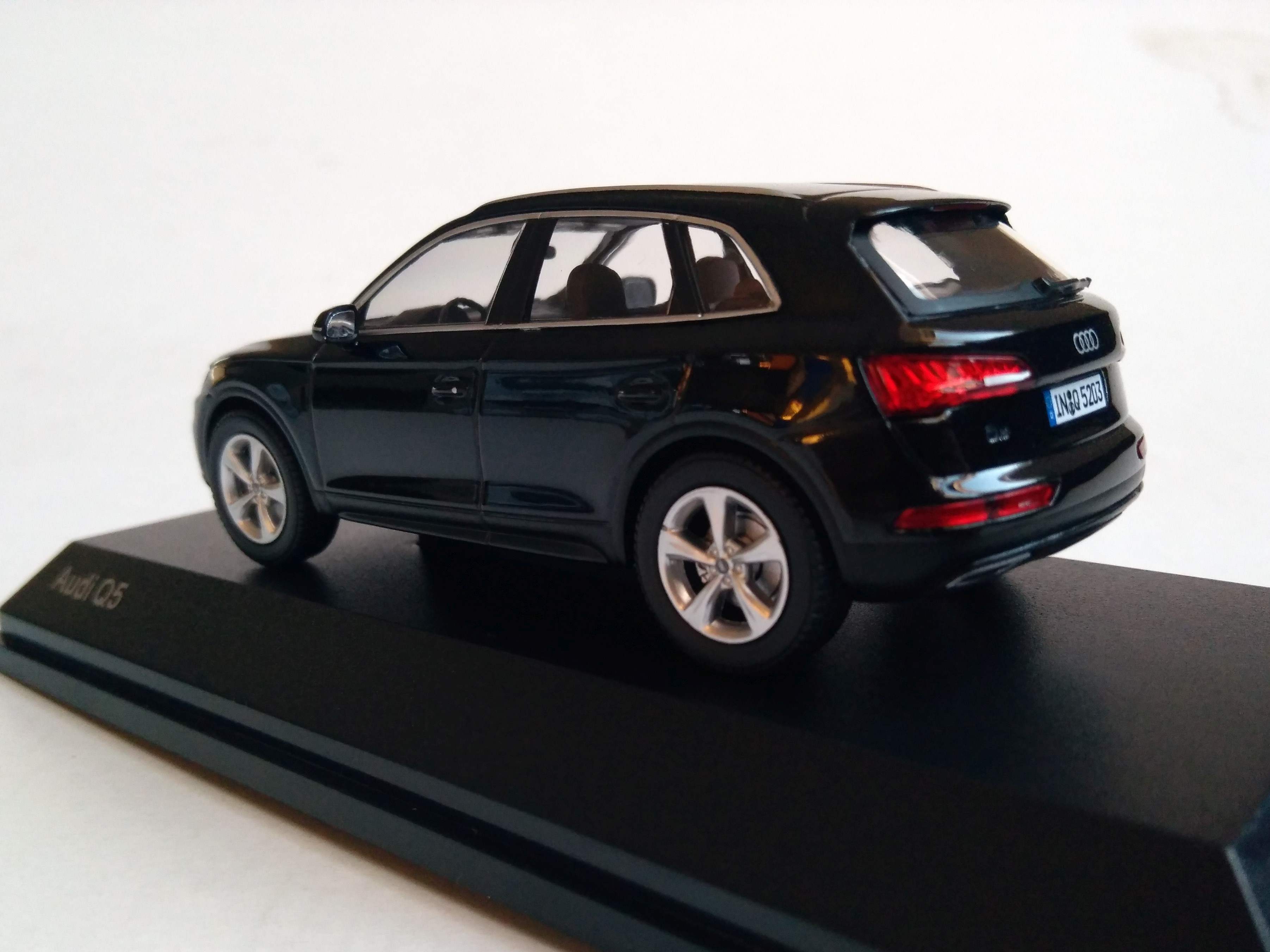 Audi Q5 1:43 iscale