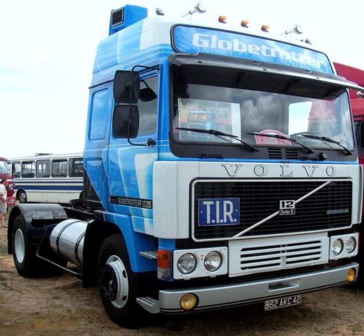Volvo F12 1:43 IXO