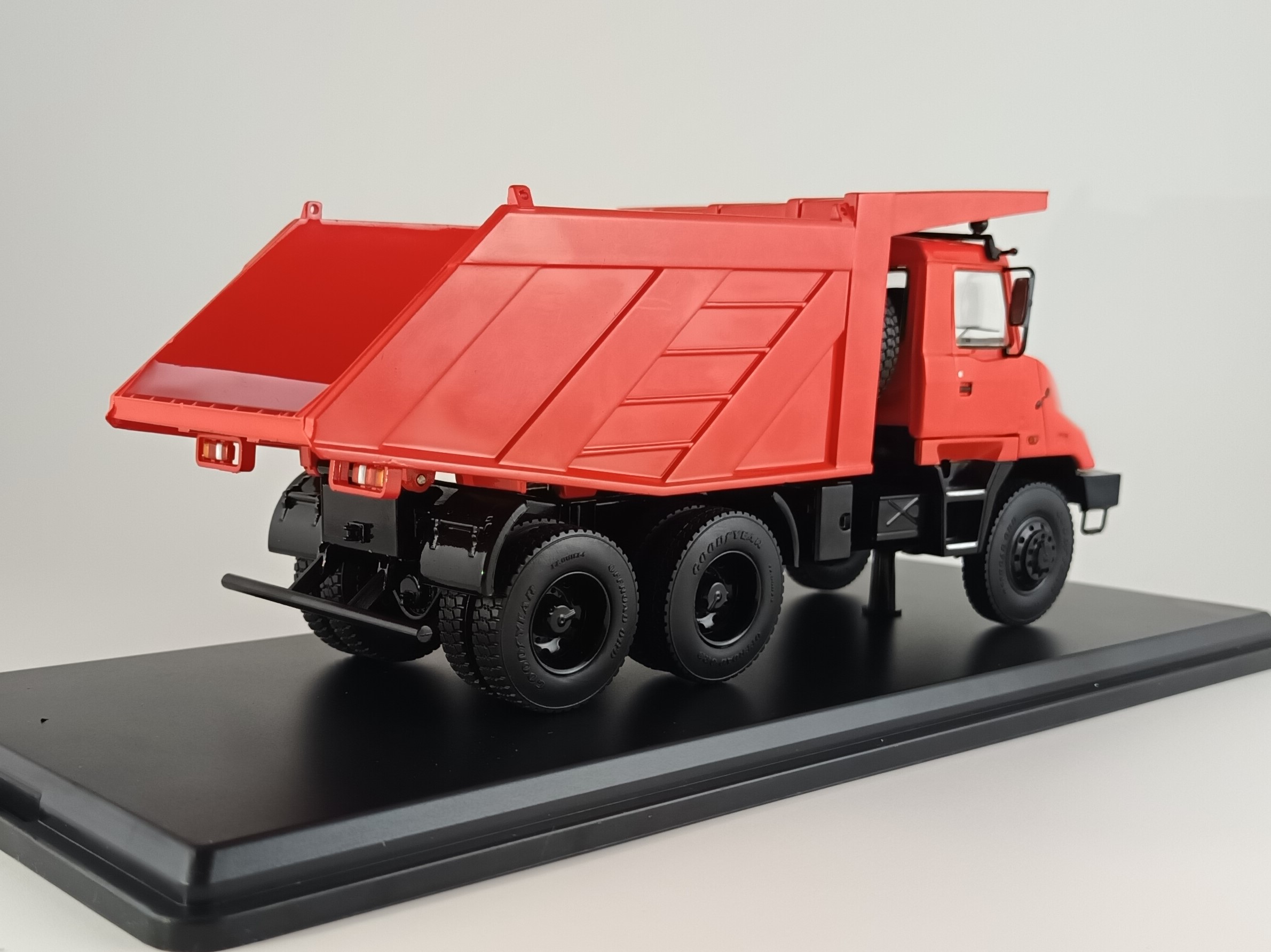 Tatra T163 Jamal 1:43 SSM