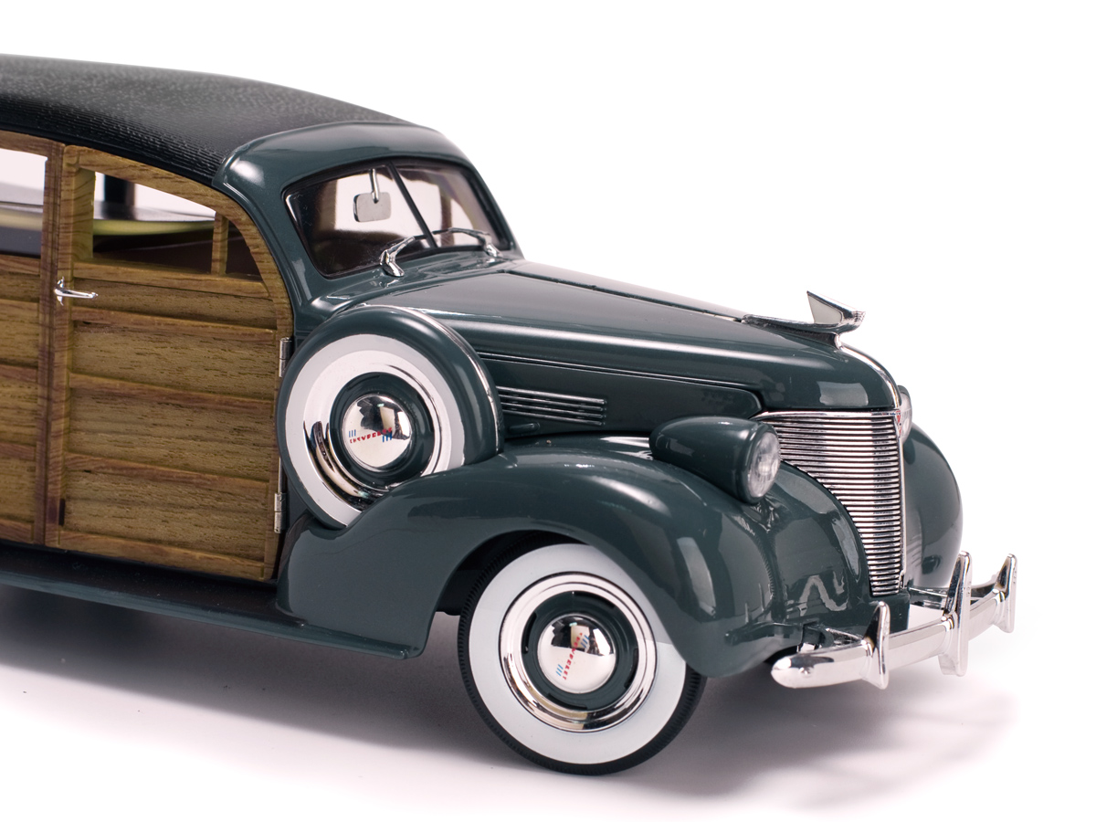 Chevrolet Woody Surf Wagon 1:18 Sun Star