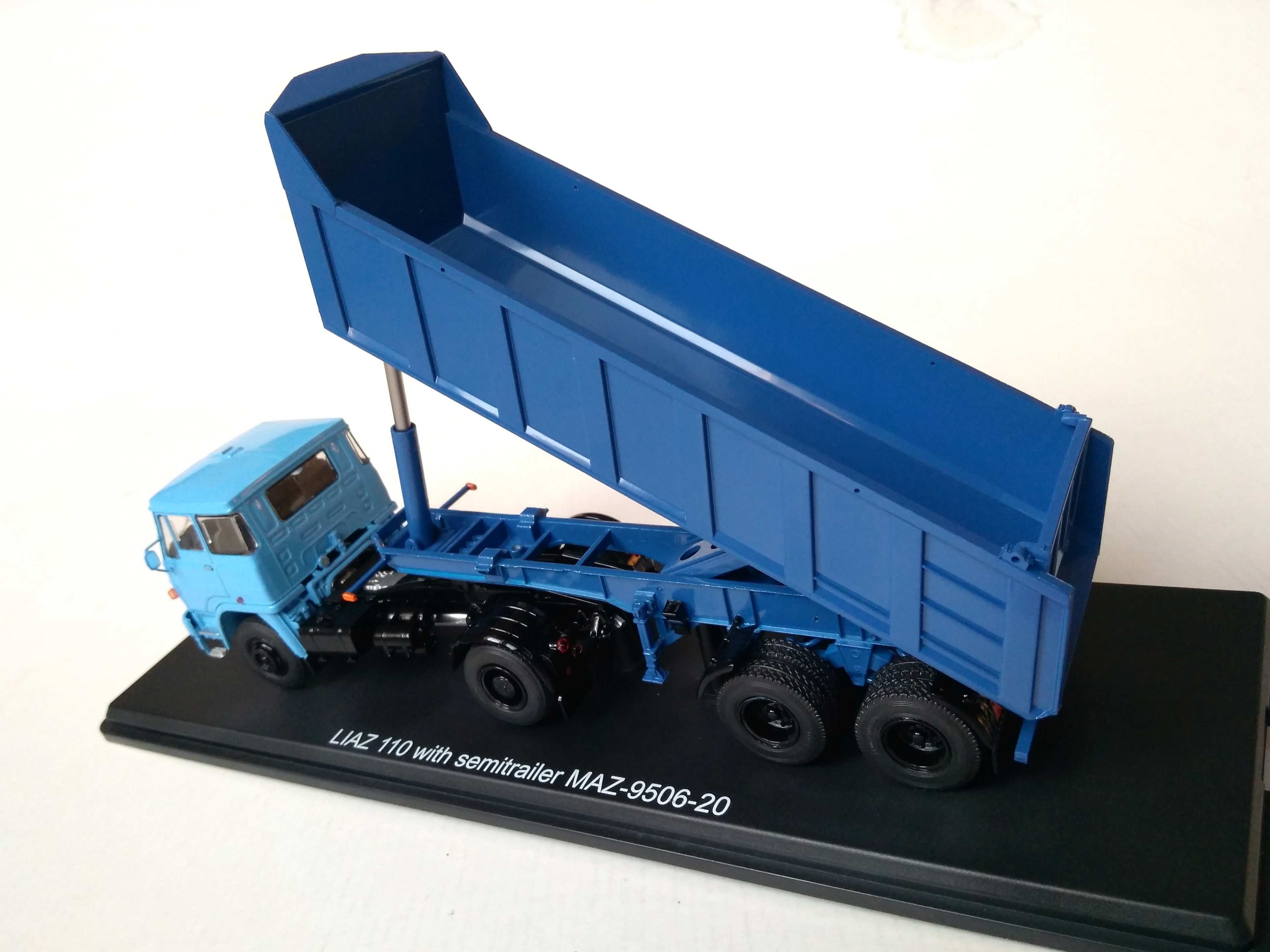 LIAZ 100 se sklápěčkovým návěsem 1:43 Premium ClassiXXs