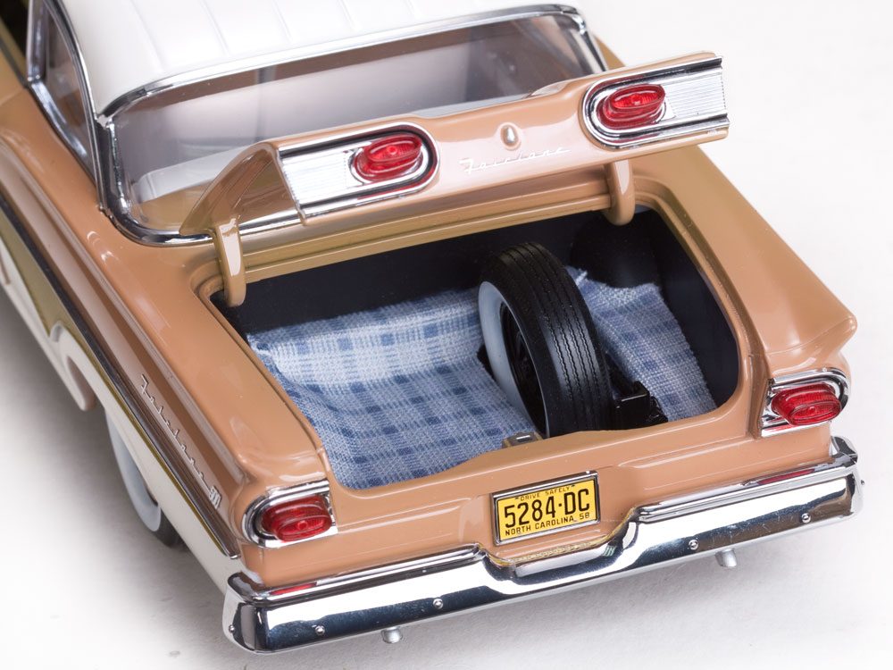 Ford Fairlane 500 HardTop 1:18