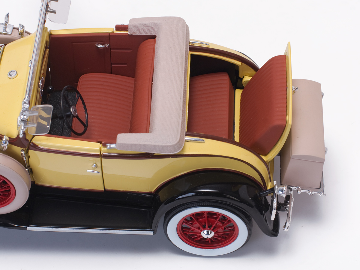 Ford Model A Roadster 1:18 Sun Star