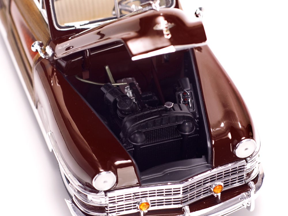 Chrysler Town & Country 1:18 Sun Star