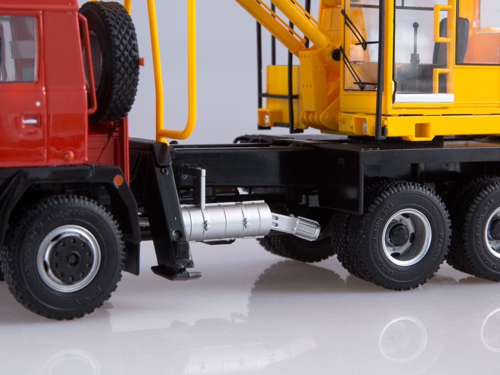 Tatra 815 UDS114A červenožlutá 1:43 SSM