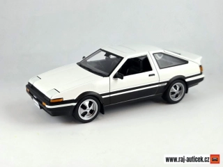 Toyota Sprinter Trueno (AE86) RHD 1:24 Maisto