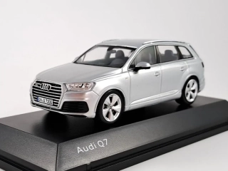 Audi Q7 1:43 Spark