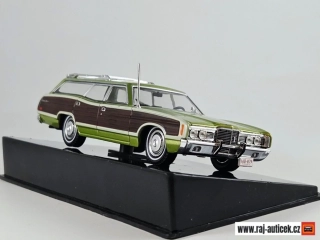 Ford LTD Country Squire 1972 1:43 IXO