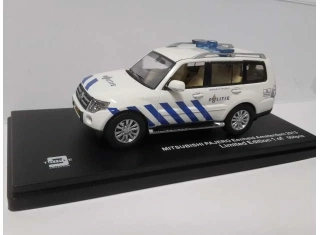 Mitsubishi Pajero policie Amsterdam 1:43 Triple9